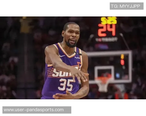 杜兰特称抢下18个前场板是取胜关键强调进攻回合的重要性 杜兰特称抢下18个前场板是取胜关键强调进攻回合的重要性