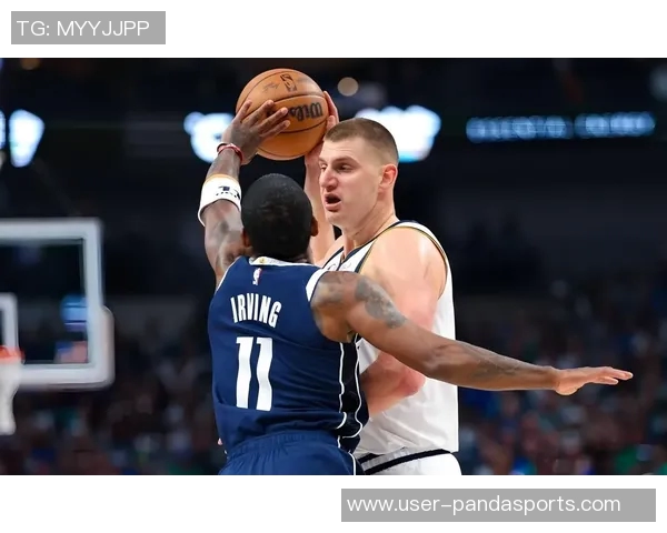 约基奇半场因膝伤退赛明日将接受检查全场14投9中贡献21分5篮板8助攻