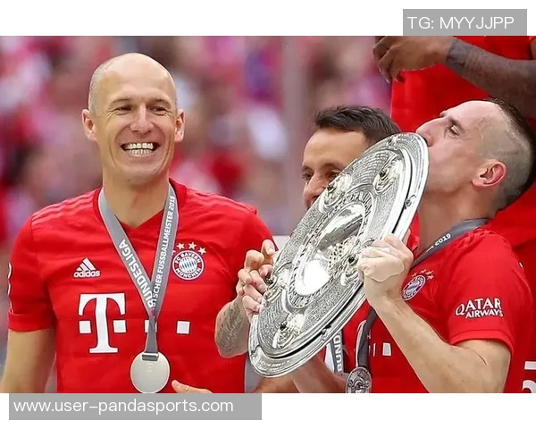 拜仁传奇杯季军争夺战罗本四球助力球队9比4大胜尤文图斯